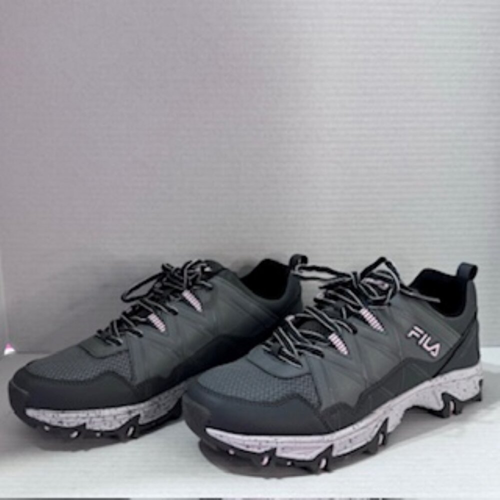 New without box Womens Fila tennis shoes size 9 Gray and Pink